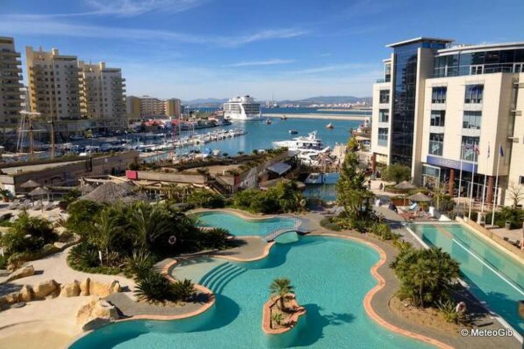 Gibraltar Luxury With Rooftop Pools & Views Exterior photo