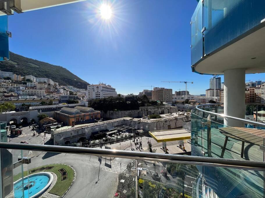 Gibraltar Luxury With Rooftop Pools & Views Exterior photo
