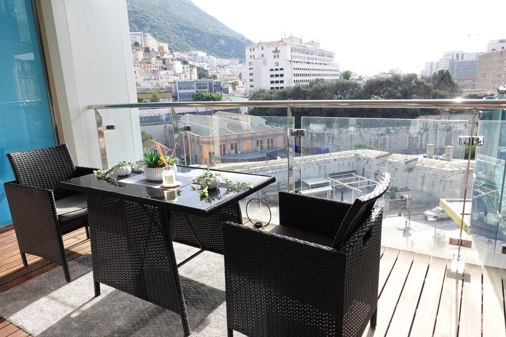 Gibraltar Luxury With Rooftop Pools & Views Exterior photo