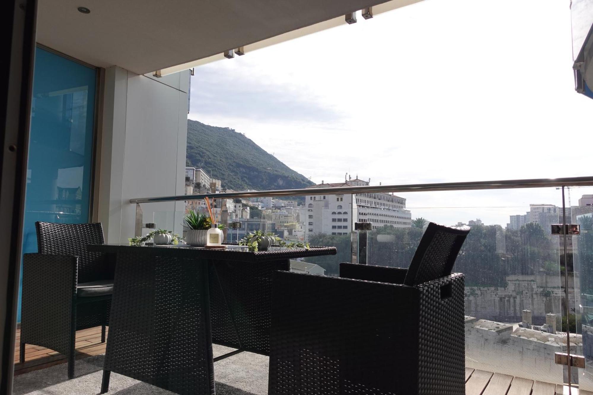 Gibraltar Luxury With Rooftop Pools & Views Exterior photo